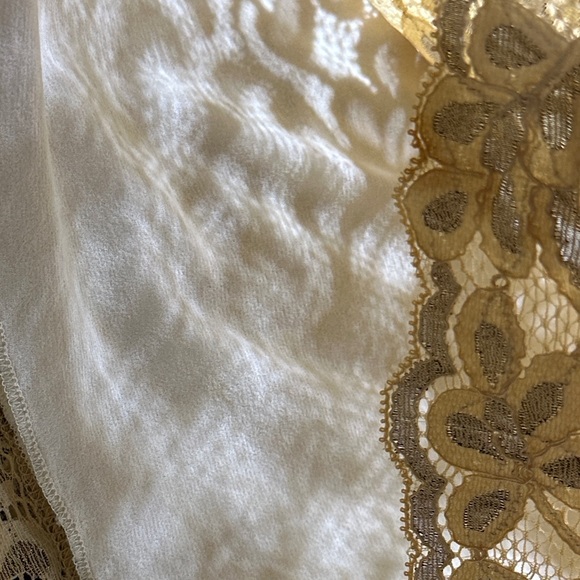 Neiman Marcus Gold Lame thread and Lace Tank Top size Large? - Picture 4 of 4